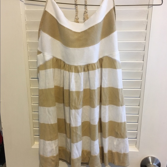 Medium GAP Halter top - Picture 2 of 7